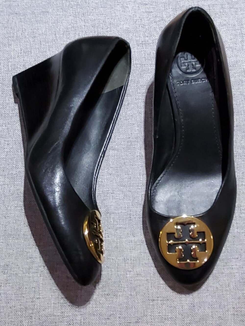 Tory Burch Black Leather Wedge Pumps Size 5.5